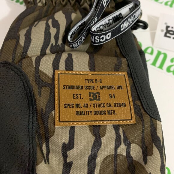 DC Mittens Gloves Tribute Mitt 2023 Mossy Oak Camo Camouflage Wrist Strap S - Picture 2 of 6